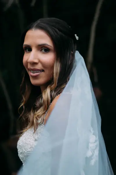 Casamento, com o casal e os detalhes do dia, fotografia de Raquel Coutinho. Foto 12.