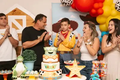 Festa infantil, com crianças, decoração e emoção, fotografia de Raquel Coutinho. Foto 14.